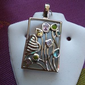 Flower with stones pendant